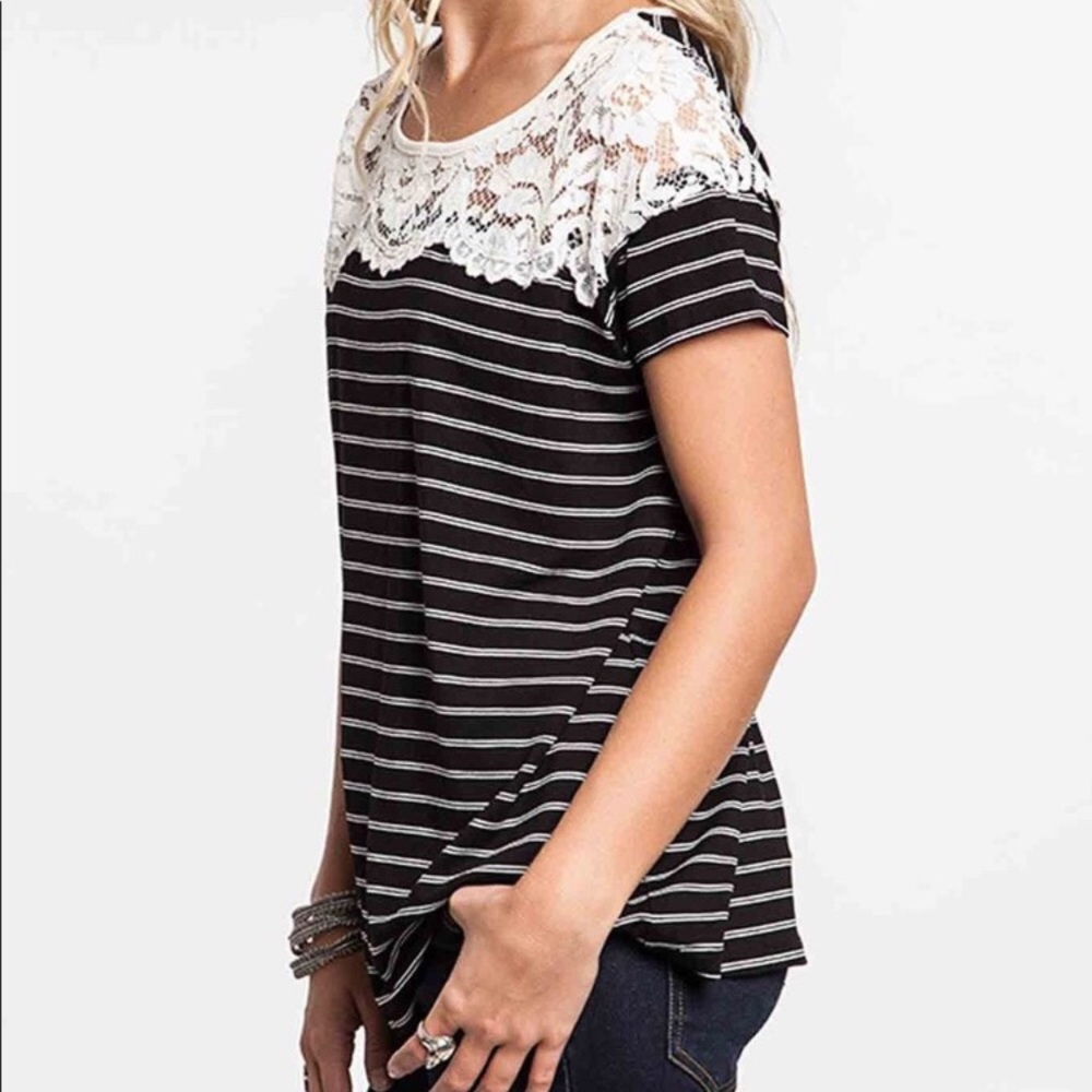 B&W STRIPE UMGEE TOP